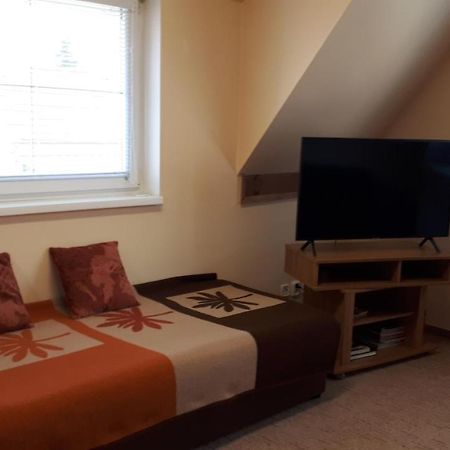 Apartman Koi Daire Veltrusy Dış mekan fotoğraf