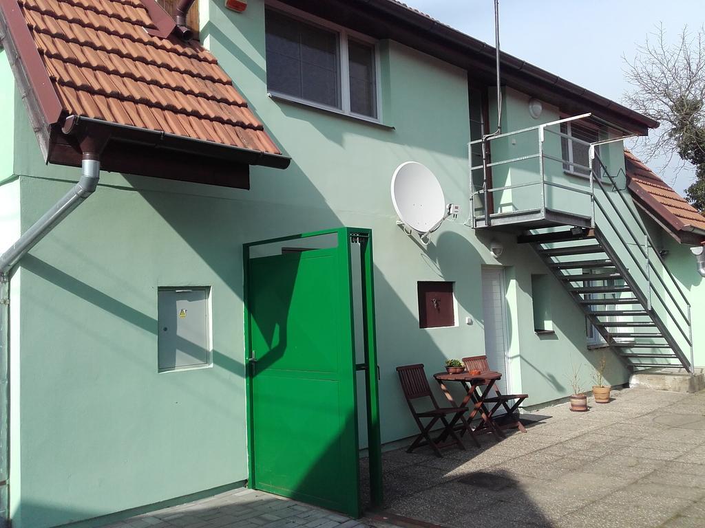 Apartman Koi Daire Veltrusy Dış mekan fotoğraf
